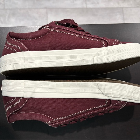 Taos Women’s Plim Soul Burgundy Sneakers – Size 9 – Comfortable & Stylish - Picture 3 of 6